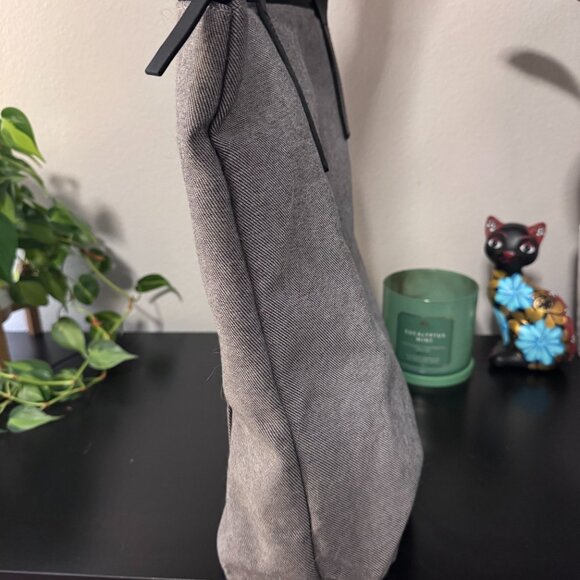 Everlane Twill Zip Tote Gray Black Leather Handles Logo Pin - Picture 2 of 2